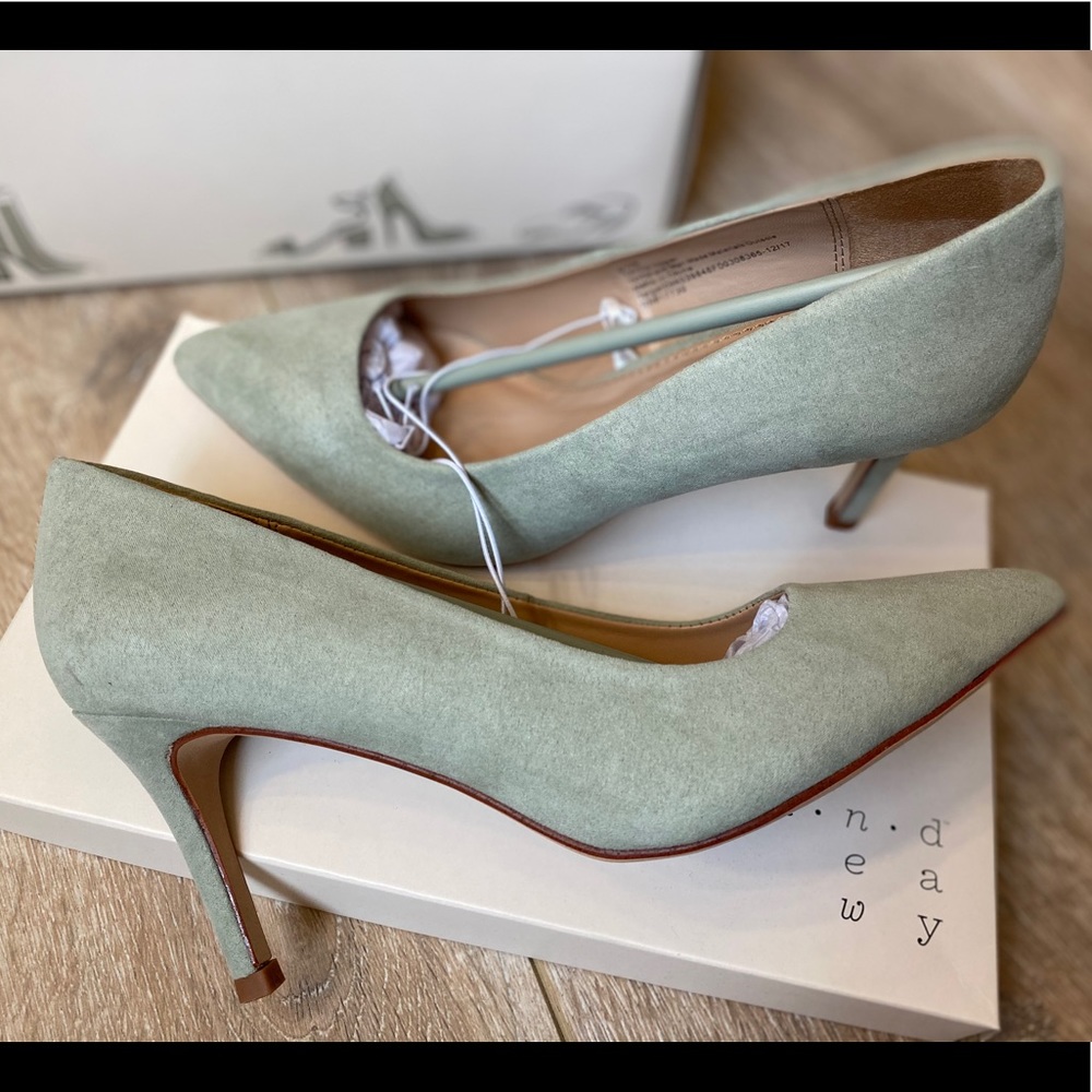 Brand New, A New Day Pointed Toe Heel Pumps, Mint